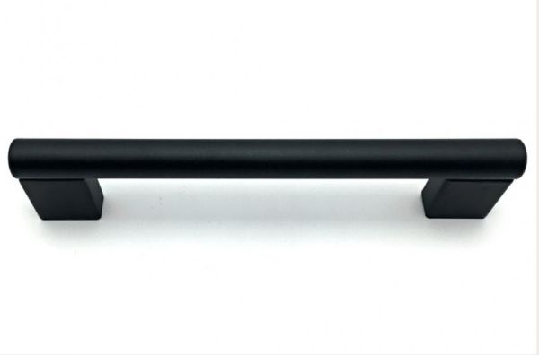 Úchytka G? ocel barva černá  - rukojeť dutá délka 118mm  rozteč 192mm